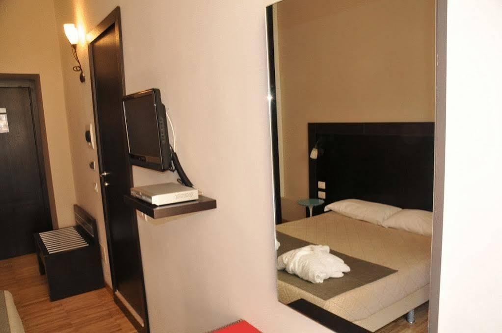 Sotto Il Sole Di Roma Bed & Breakfast ภายนอก รูปภาพ