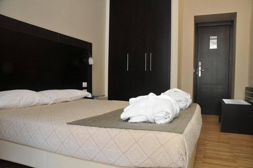 Sotto Il Sole Di Roma Bed & Breakfast ภายนอก รูปภาพ